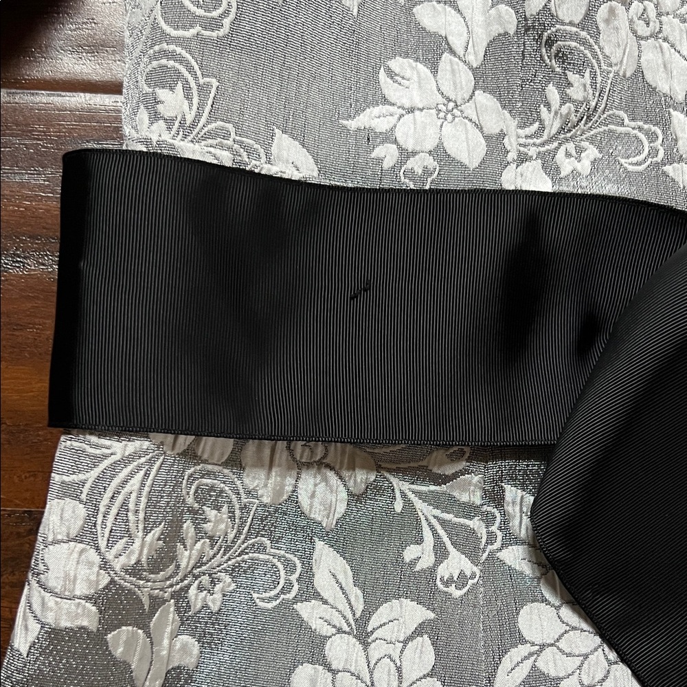 Nanette Lepore Silver Floral Jacquard Sheath Dress with Black Waist Tie Size 14 - Picture 5 of 16